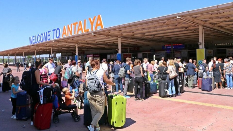Antalya'ya gelen yabancı turist sayısı 1 milyonu aştı