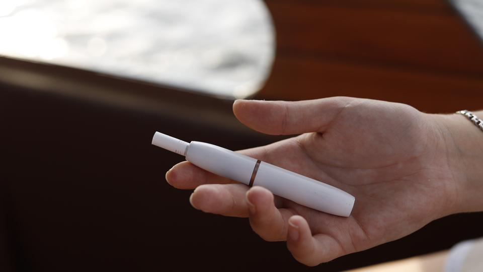 İngiltere'de sigarayı bırakmak isteyenlere ücretsiz e-sigara dağıtılacak