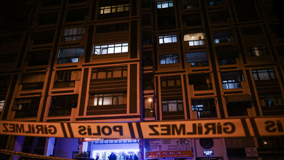 Ankara'da 7 katlı apartmanda patlama: 1 yaralı