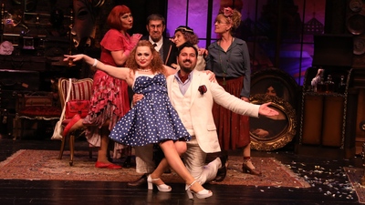 'Gidiş Dönüş Moskova (Retro)' Şehir Tiyatroları