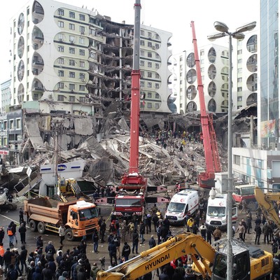 Galeria Sitesi'nin müteahhidi tutuklandı