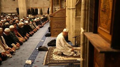 33 yıldır teravih namazını hatimle kıldırıyor