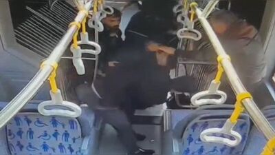 "Yan baktın" tartışmasıyla başladı! Metrobüste bıçaklama!