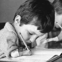 Bebeklerin eksik uzuvla doğmasına neden olan ilaç faciası