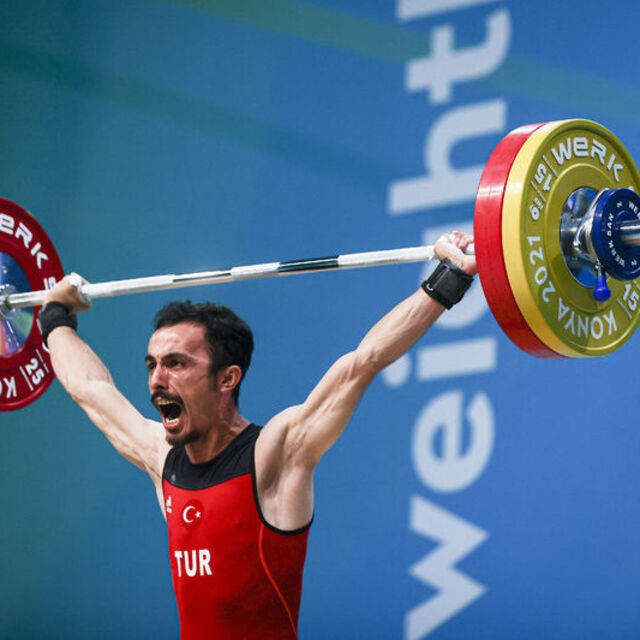 Muammer Şahin'den halterde gümüş madalya