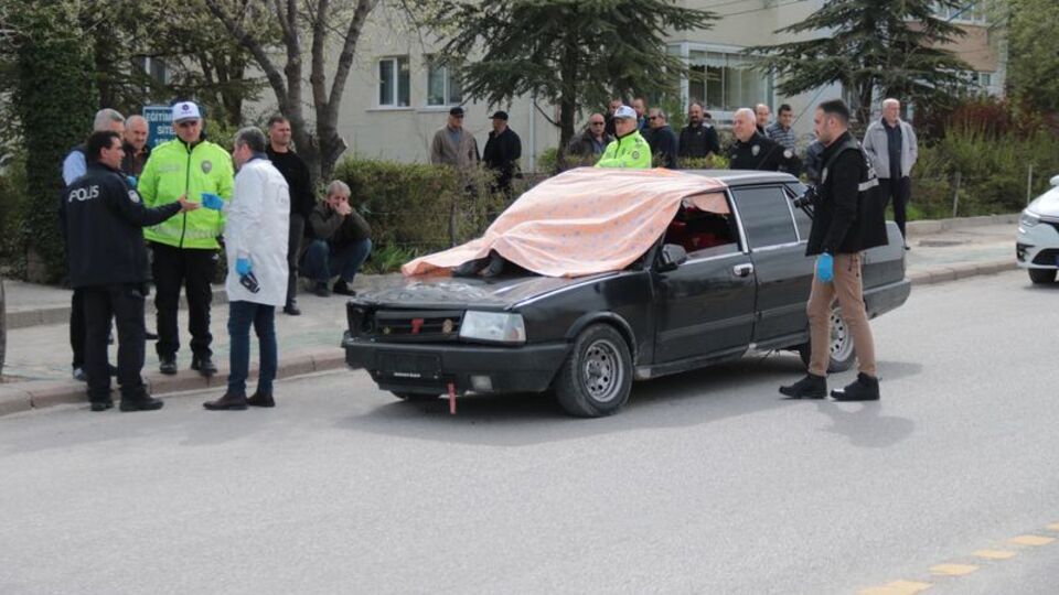 Korkunç olay! Son nefesini çarpan araçta verdi!