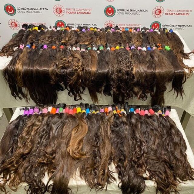 Yurtdışına kaçıracaklardı! 15 kilo 350 bin lira değerinde