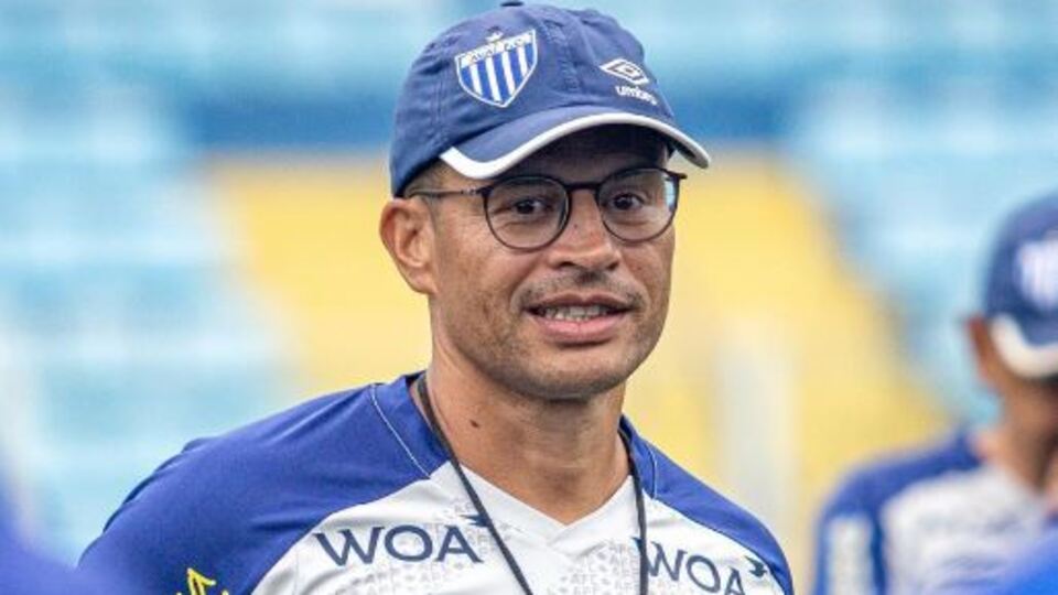 Alex kariyerine kabus gibi başladı!