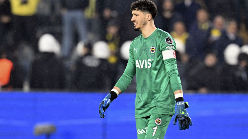 Altay Bayındır ameliyat oldu