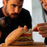 Reklamlarda kullanılan çekim hileleri sizi çok şaşırtacak