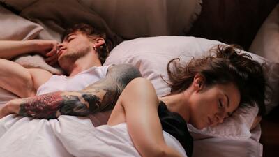 Rüyada Bordo Elbise Giymek