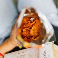 Cips paketlerinin neden yarısı boş? Bu bir hile değil