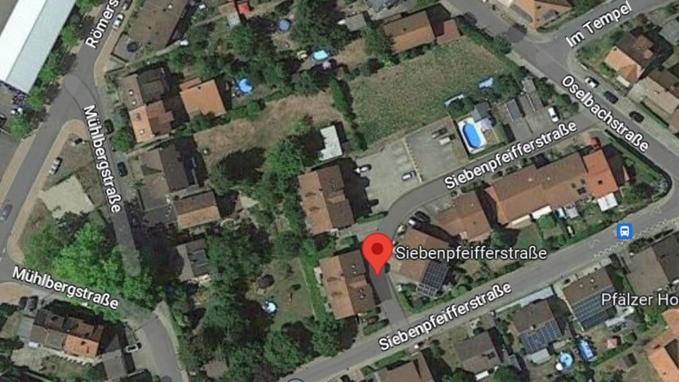 Almanya'da sokağı satın alan Türk yolu kapatmakla tehdit etti