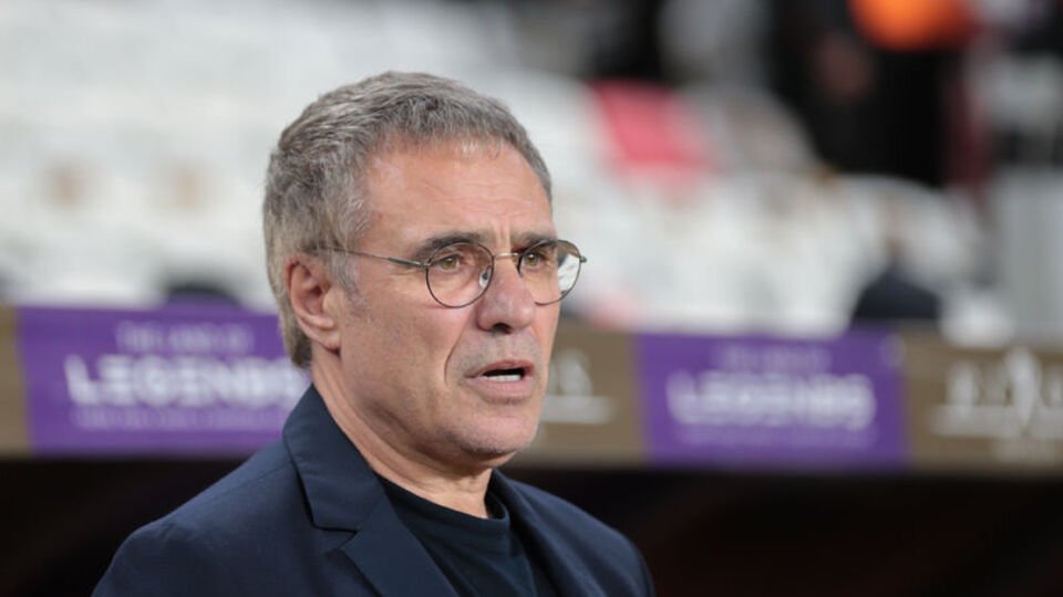 Ersun Yanal istifa etti