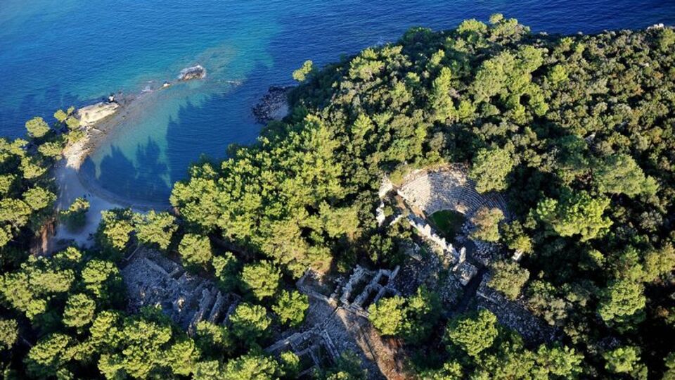 Phaselis'te 2 halk plajı projesine durdurma