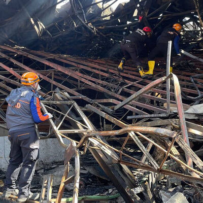 Mobilya fabrikasında yangın! 4 kişi öldü!