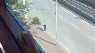 AK Parti binasına saldırı düzenleyen kişi yakalandı