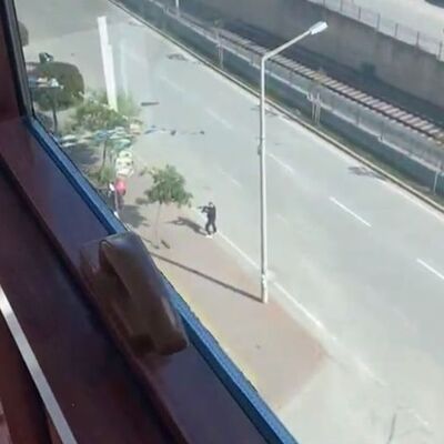 AK Parti binasına saldırı düzenleyen kişi yakalandı