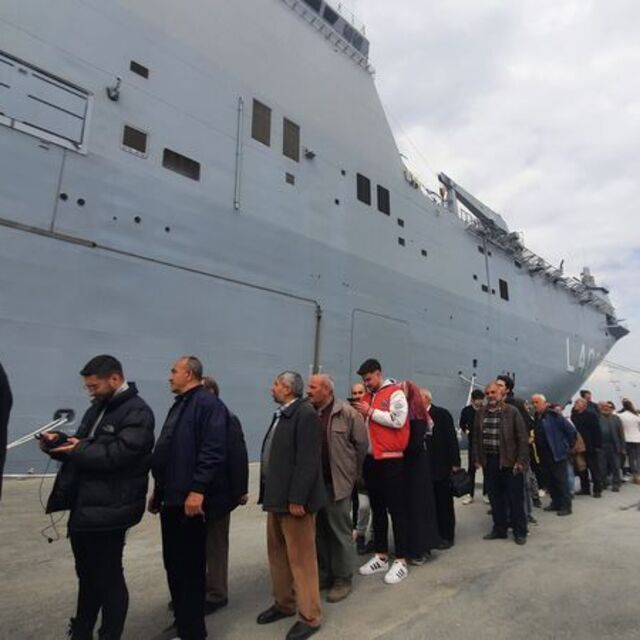 TCG Anadolu'ya bayram yoğunluğu