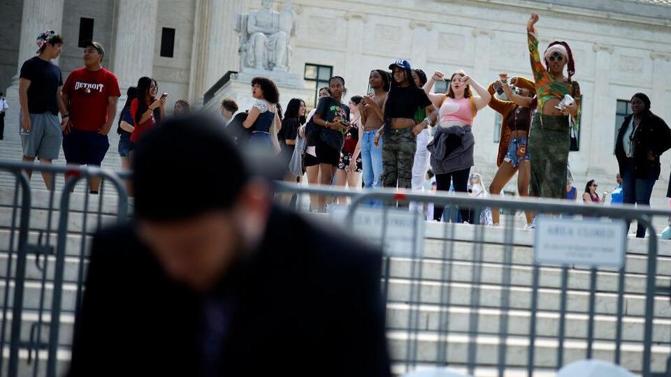 Mifepriston: ABD Yüksek Mahkemesi kürtaj hapına erişimi kısıtlayan kararı durdurdu