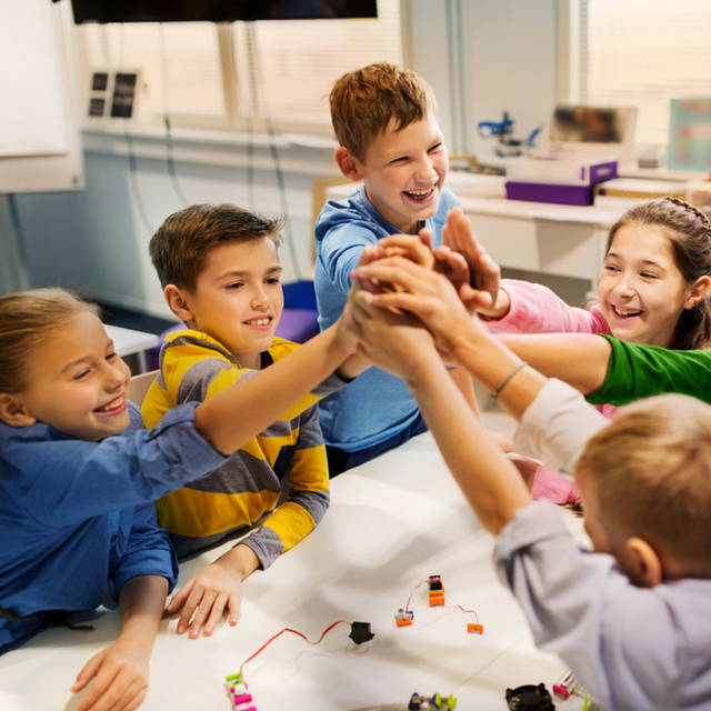 “Çocuk insanın anavatanıdır”