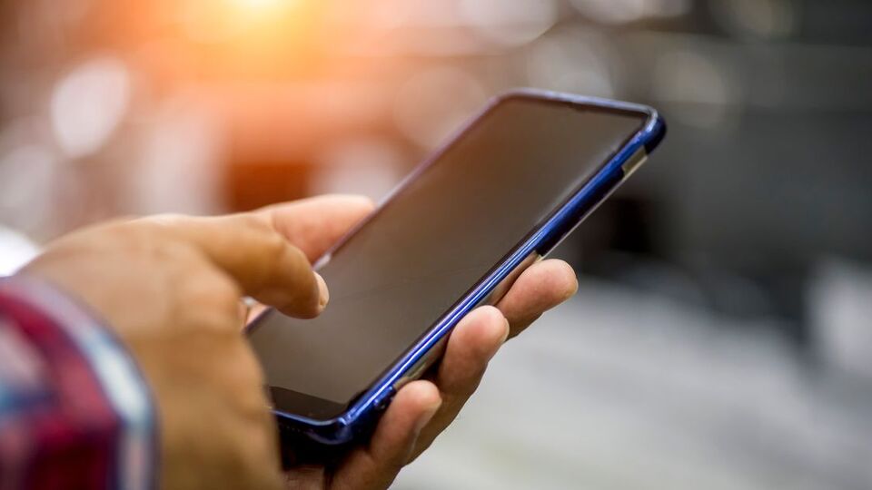 Türk kullanıcı telefonuna isim takıyor