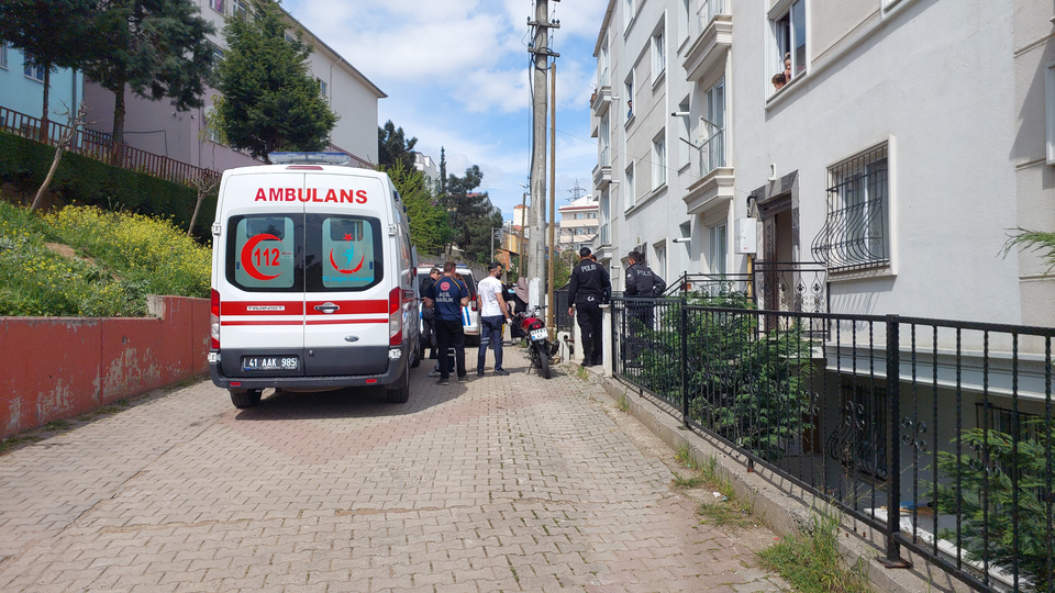 Tartıştığı dini nikahlı kocasını bacaklarından vurdu!