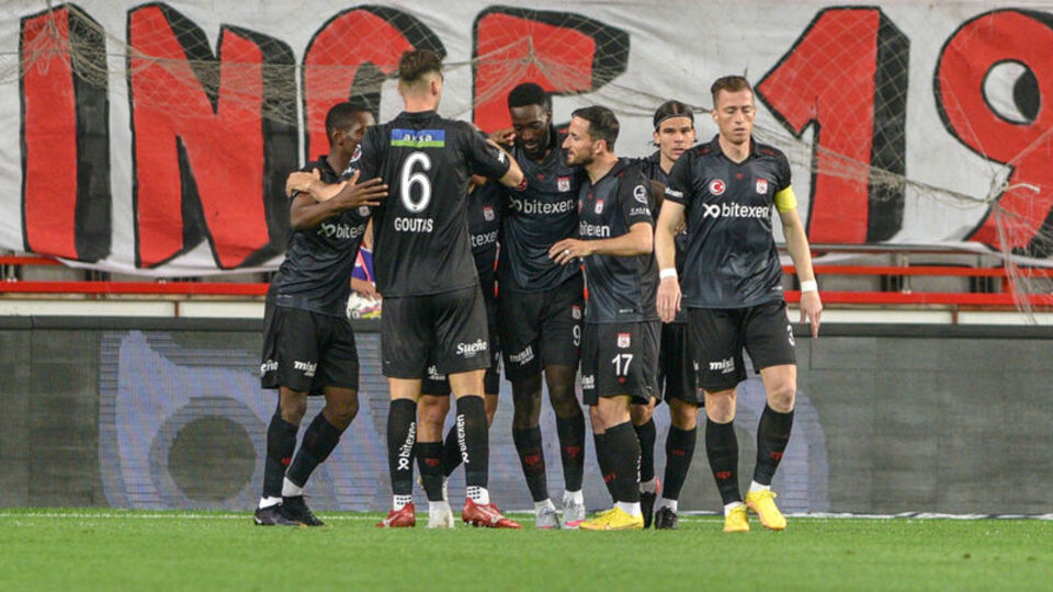 Sivas'tan kritik galibiyet!