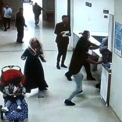Şanlıurfa'da sağlık çalışanlarına saldırı anı kamerada