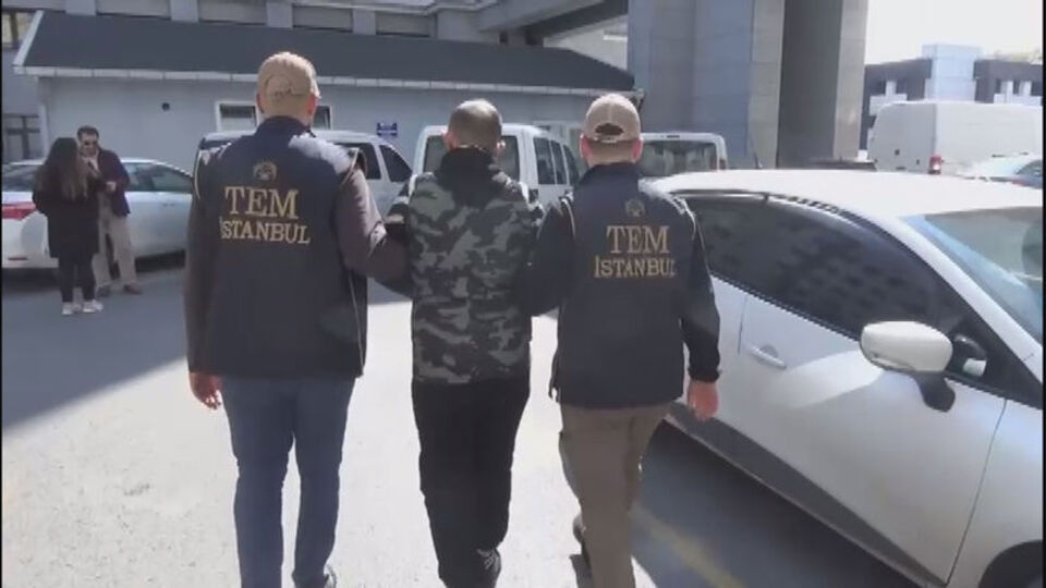 AK Parti Seçim İrtibat Bürosu önünde ateş açan kişiler tutuklandı