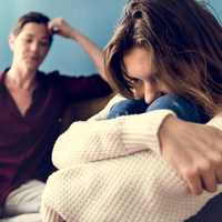 Bunları yapmaktan vazgeçin! Sürekli mutsuz insanların 7 alışkanlığı