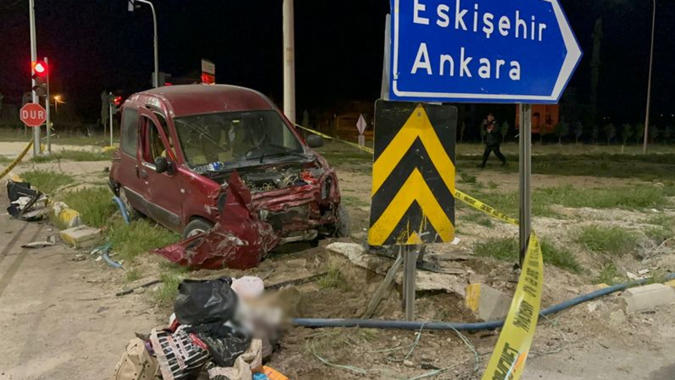 Afyonkarahisar'da zincirleme kaza: 2 ölü