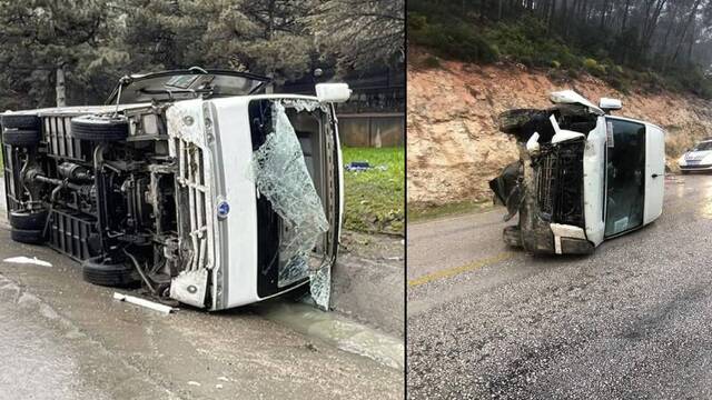 İki şehirde servisler devrildi: 27 yaralı