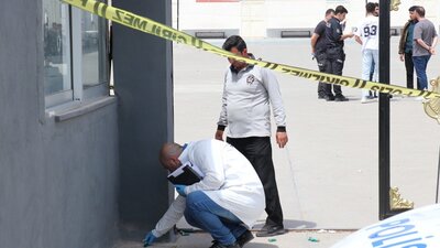 Lise öğrencisi öğretmeniyle birlikte 3 kişiyi yaraladı!