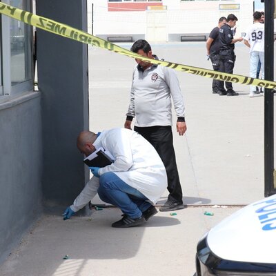 Lise öğrencisi öğretmeniyle birlikte 3 kişiyi yaraladı!