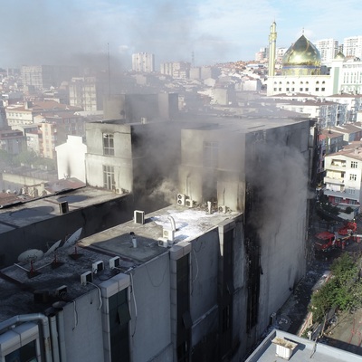 Akit Medya Grubu'nun da bulunduğu binadaki yangında ikinci gün!