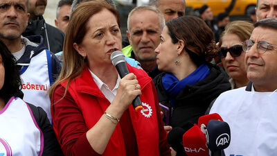Taksim'de 1 Mayıs 1977'de hayatını kaybedenler anıldı!