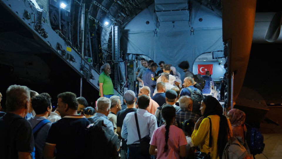 MSB: Sudan'daki 101 vatandaşımız yurda getirildi