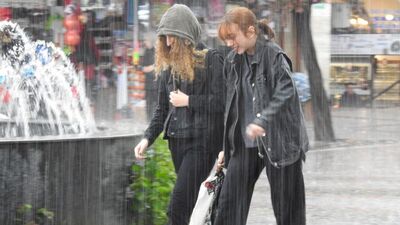 Meteoroloji'den 20 kent için "sarı" alarm! 7 bölgede sağanak!