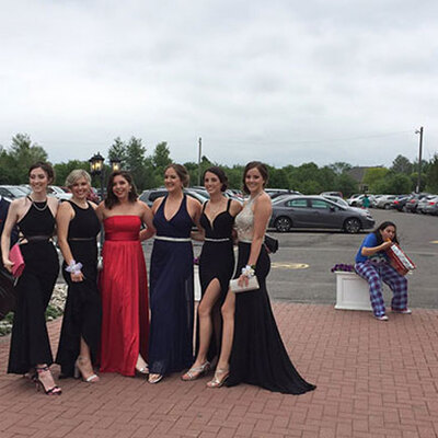 Önce poz verdiler... Davetsiz misafirleri sonradan fark ettiler!