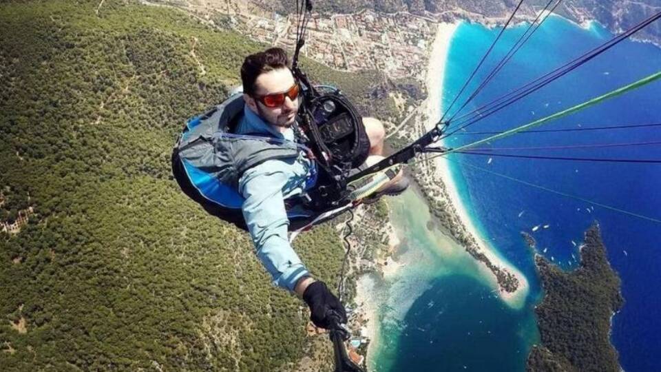 Fethiye'de facia! Milli paraşütçü ile İngiliz pilot çarpıştı