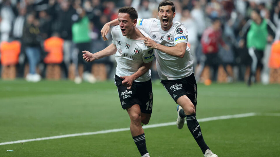 Zirveye kartal pençesi!