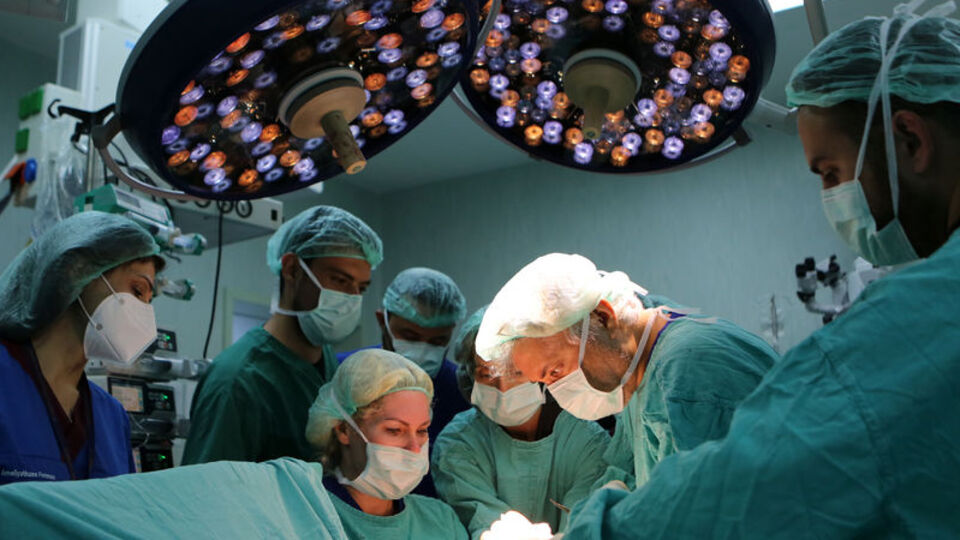 "Yüz, kol ve rahim nakillerinde dünyada tek merkeziz"