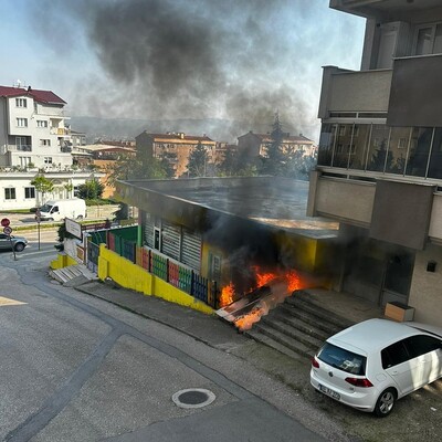 Anaokulu alevlere teslim! Okulların tatil olması faciayı önledi