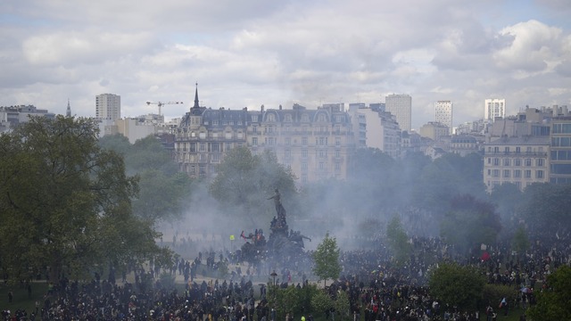 Paris ve Berlin'de olaylı 1 Mayıs gösterileri!