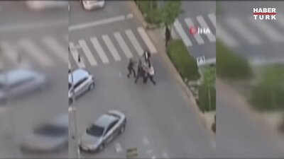 Hayatını kaybeden adamın yakınları sağlık çalışanlarına saldırdı