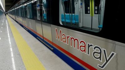 Marmaray'da intihar girişimi seferleri aksattı!