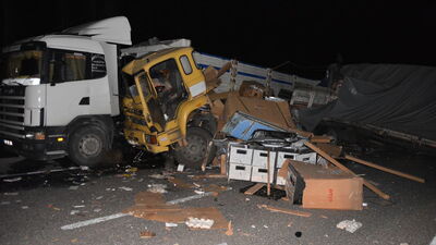 Uşak'ta trafik kazası: 1'i ağır 2 yaralı