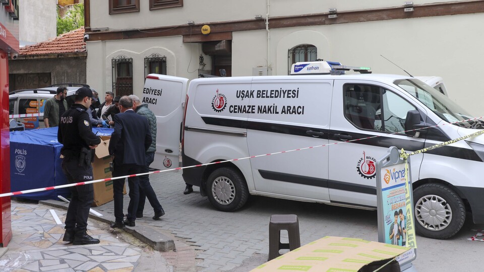 Anne, iki aylık bebeğini 6'ncı kattan aşağıya attı!