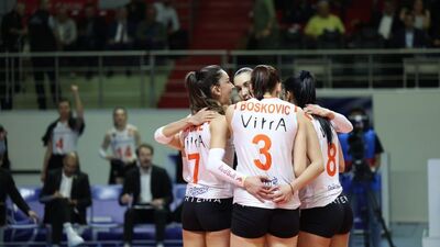 Eczacıbaşı 5 sette avantajı kaptı